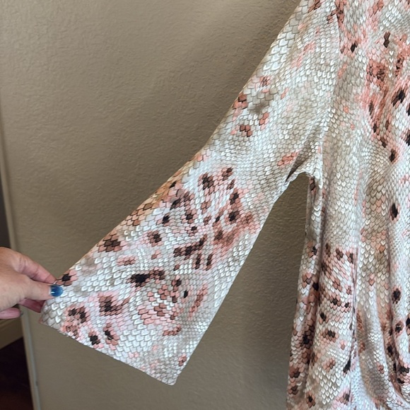 Clara Sun Woo Pink,Tan, White Textured Reptile Print Top/ Size medium/ NWT - Picture 5 of 10